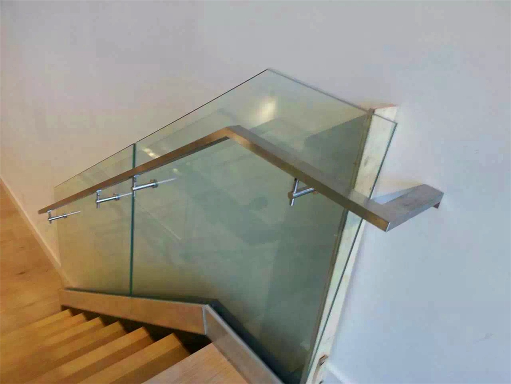 Glass Shoe Guardrail